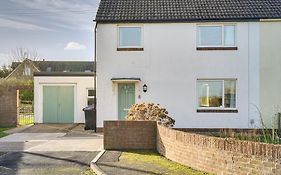 The Birdhouse Family Home With Countryside Views